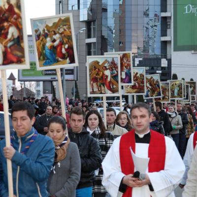 1 aprilie: Bacău: Procesiune de Florii pe străzile oraşului