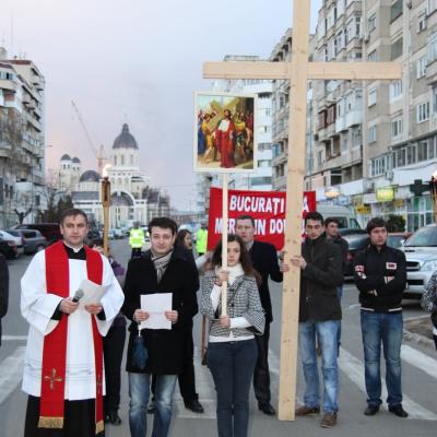 1 aprilie: Bacău: Procesiune de Florii pe străzile oraşului