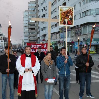 1 aprilie: Bacău: Procesiune de Florii pe străzile oraşului