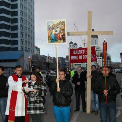 1 aprilie: Bacău: Procesiune de Florii pe străzile oraşului