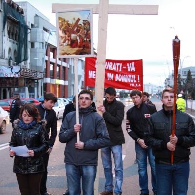1 aprilie: Bacău: Procesiune de Florii pe străzile oraşului