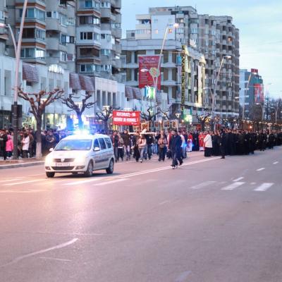 1 aprilie: Bacău: Procesiune de Florii pe străzile oraşului