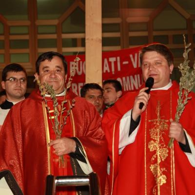 1 aprilie: Bacău: Procesiune de Florii pe străzile oraşului