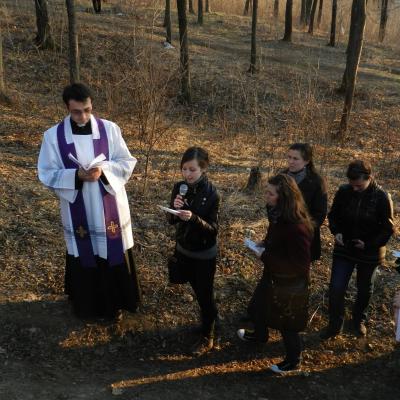 2 aprilie: Iaşi: Calea Sfintei Cruci pe Dealul Cetăţuii