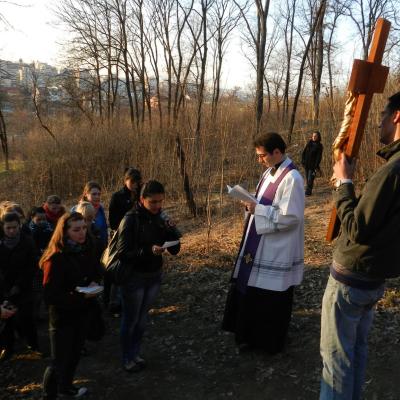 2 aprilie: Iaşi: Calea Sfintei Cruci pe Dealul Cetăţuii