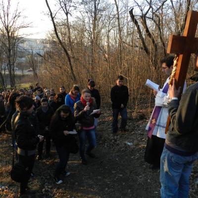 2 aprilie: Iaşi: Calea Sfintei Cruci pe Dealul Cetăţuii
