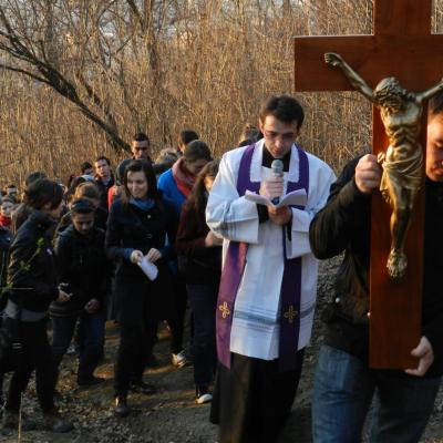 2 aprilie: Iaşi: Calea Sfintei Cruci pe Dealul Cetăţuii