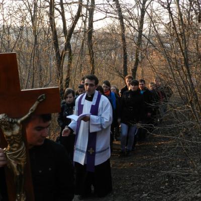 2 aprilie: Iaşi: Calea Sfintei Cruci pe Dealul Cetăţuii