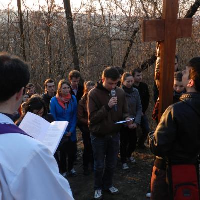 2 aprilie: Iaşi: Calea Sfintei Cruci pe Dealul Cetăţuii