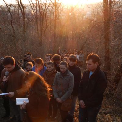 2 aprilie: Iaşi: Calea Sfintei Cruci pe Dealul Cetăţuii