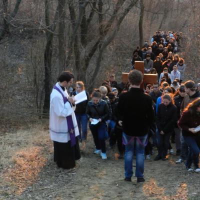 2 aprilie: Iaşi: Calea Sfintei Cruci pe Dealul Cetăţuii