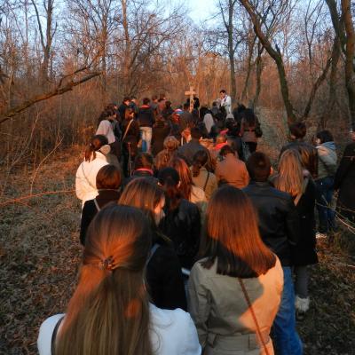 2 aprilie: Iaşi: Calea Sfintei Cruci pe Dealul Cetăţuii