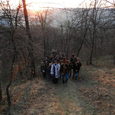 2 aprilie: Iaşi: Calea Sfintei Cruci pe Dealul Cetăţuii