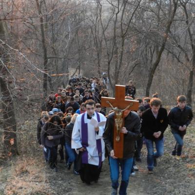 2 aprilie: Iaşi: Calea Sfintei Cruci pe Dealul Cetăţuii