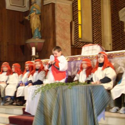 4 aprilie: Oneşti: Scenetă pascală