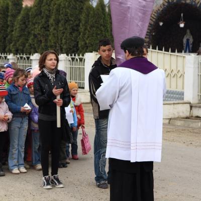 4 aprilie: Buruieneşti: O şcoală altfel, o zi altfel