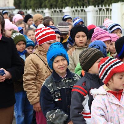 4 aprilie: Buruieneşti: O şcoală altfel, o zi altfel