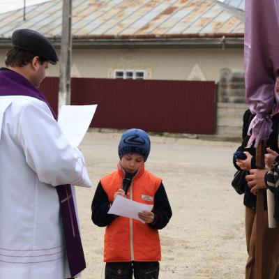 4 aprilie: Buruieneşti: O şcoală altfel, o zi altfel