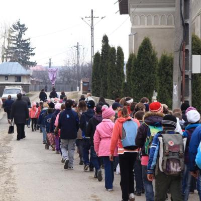 4 aprilie: Buruieneşti: O şcoală altfel, o zi altfel