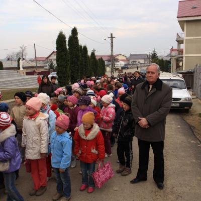 4 aprilie: Buruieneşti: O şcoală altfel, o zi altfel