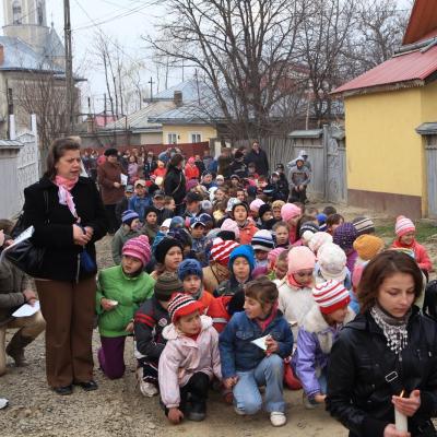 4 aprilie: Buruieneşti: O şcoală altfel, o zi altfel