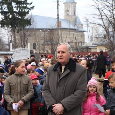 4 aprilie: Buruieneşti: O şcoală altfel, o zi altfel