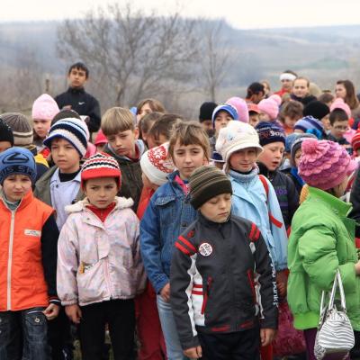 4 aprilie: Buruieneşti: O şcoală altfel, o zi altfel