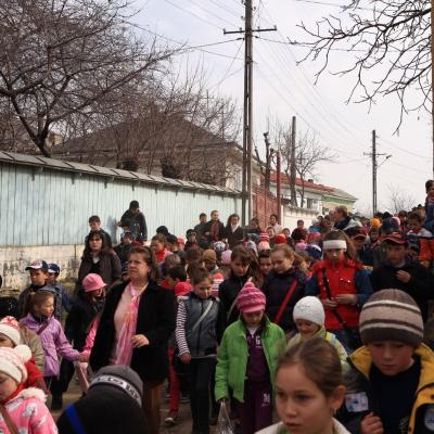 4 aprilie: Buruieneşti: O şcoală altfel, o zi altfel