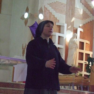 4 aprilie: Bacău: Calea crucii în variantă scenică