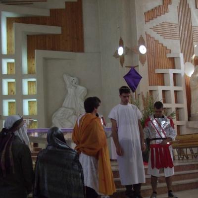 4 aprilie: Bacău: Calea crucii în variantă scenică
