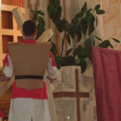 4 aprilie: Bacău: Calea crucii în variantă scenică