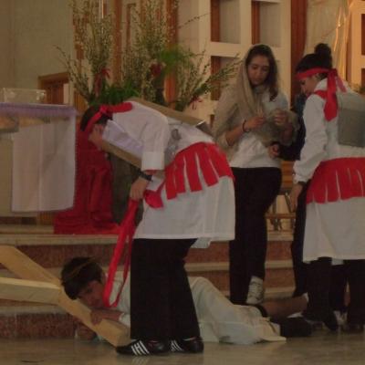 4 aprilie: Bacău: Calea crucii în variantă scenică