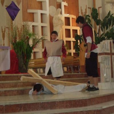 4 aprilie: Bacău: Calea crucii în variantă scenică