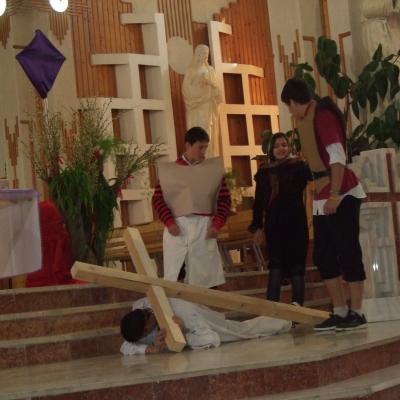 4 aprilie: Bacău: Calea crucii în variantă scenică