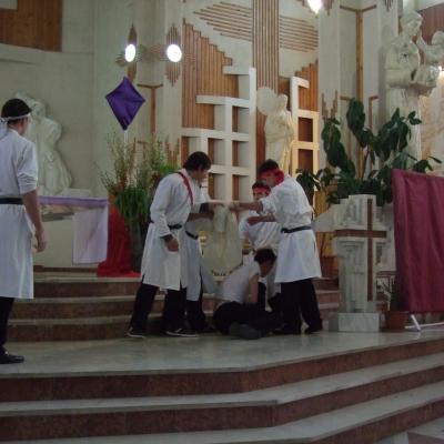 4 aprilie: Bacău: Calea crucii în variantă scenică