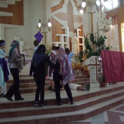 4 aprilie: Bacău: Calea crucii în variantă scenică