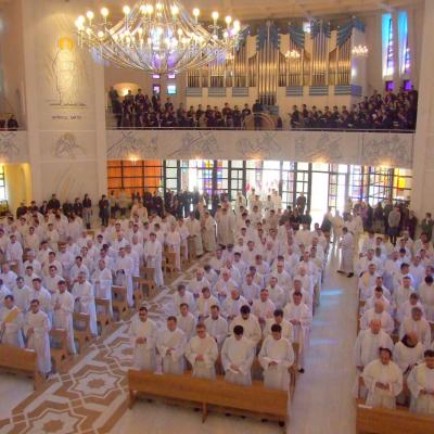 5 aprilie: Iaşi: Liturghia crismei