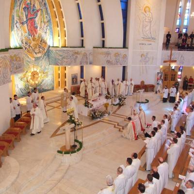 5 aprilie: Iaşi: Liturghia crismei
