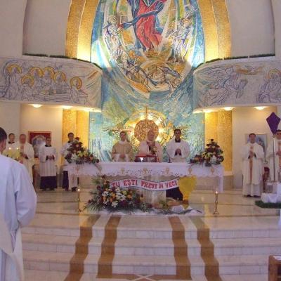 5 aprilie: Iaşi: Liturghia crismei