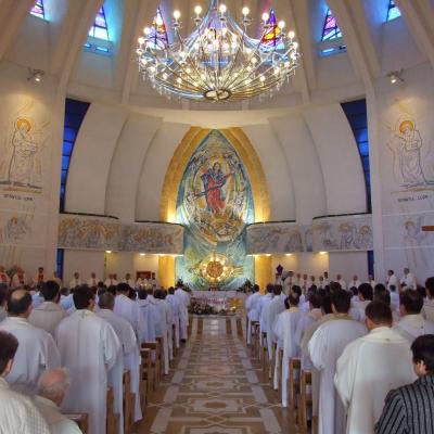5 aprilie: Iaşi: Liturghia crismei