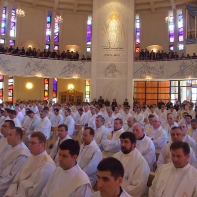 5 aprilie: Iaşi: Liturghia crismei