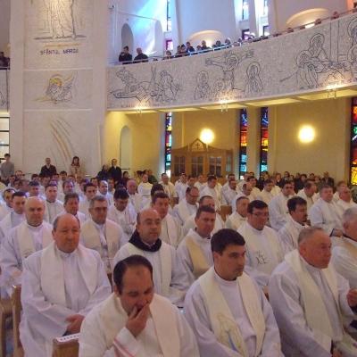 5 aprilie: Iaşi: Liturghia crismei