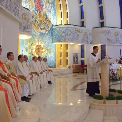 5 aprilie: Iaşi: Liturghia crismei