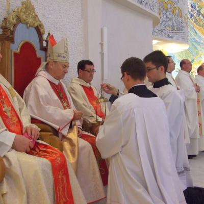 5 aprilie: Iaşi: Liturghia crismei