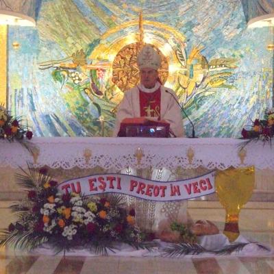5 aprilie: Iaşi: Liturghia crismei