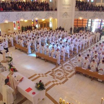 5 aprilie: Iaşi: Liturghia crismei