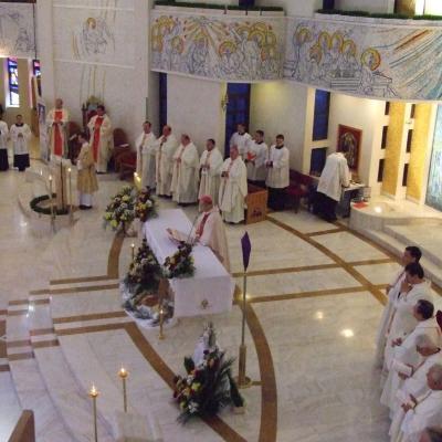 5 aprilie: Iaşi: Liturghia crismei