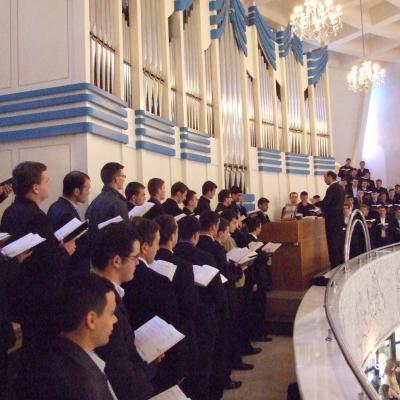 5 aprilie: Iaşi: Liturghia crismei