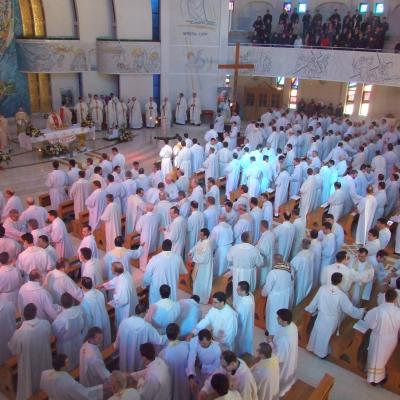 5 aprilie: Iaşi: Liturghia crismei