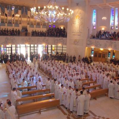 5 aprilie: Iaşi: Liturghia crismei